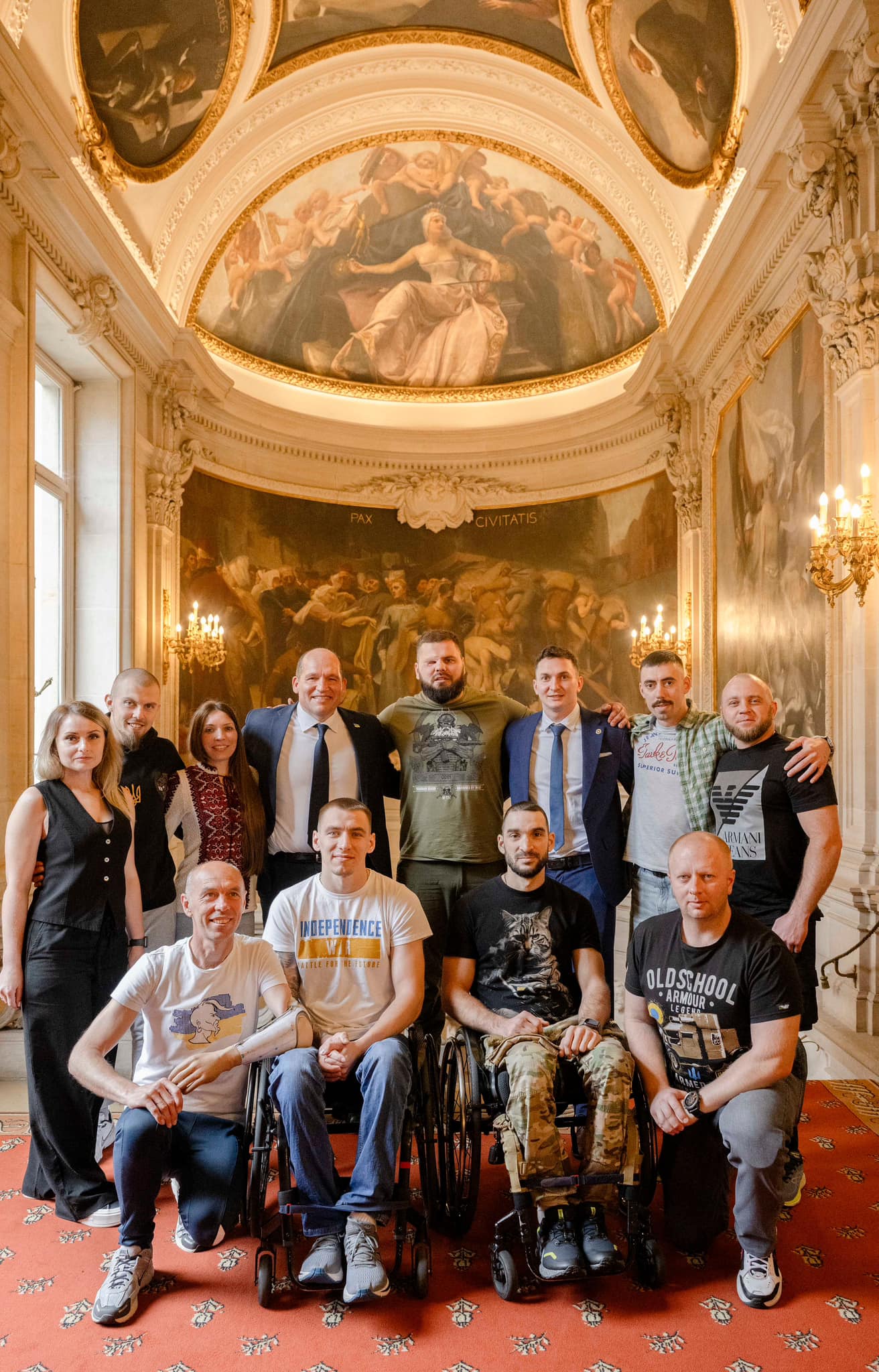 Today was a particularly impactful day, as our veterans had the opportunity to meet with the Mayor of Brussels, Philippe Close